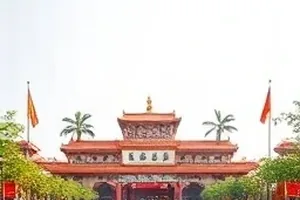 《落幕三分钟》收官夜弹幕密度曲线封面